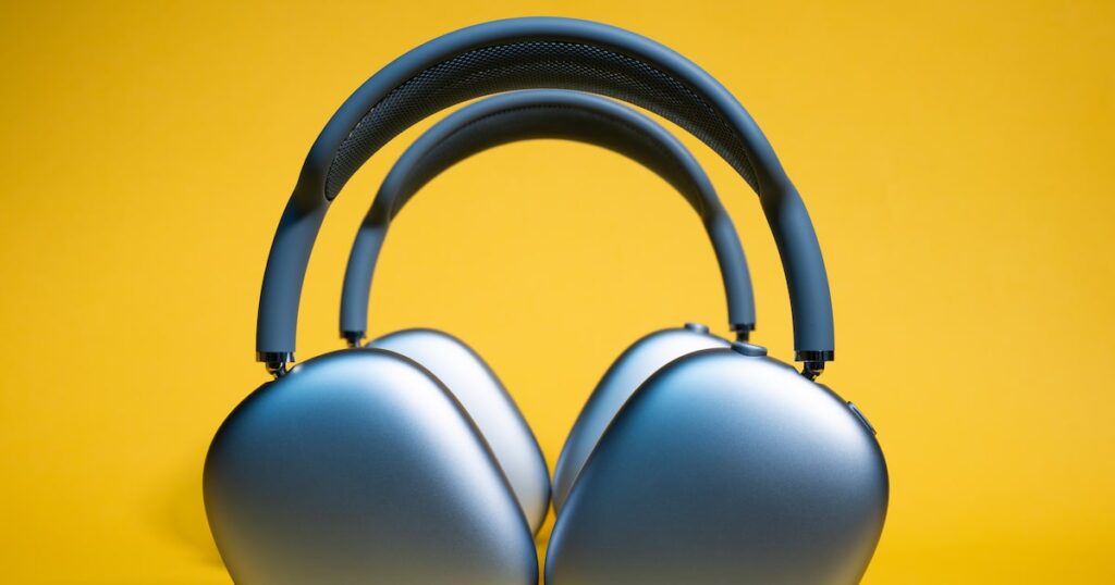Auriculares AirPods Max 2 en aluminio con puerto USB-C y diseño idéntico al modelo 2020