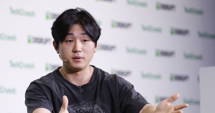 Roy Lee, CEO de Cluely, confiesa en TechCrunch Disrupt 2025 la manipulación del ARR de su startup de IA