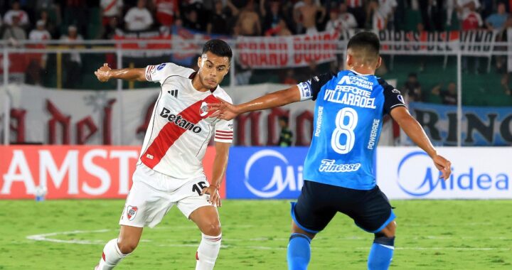 Lucas Martínez Quarta recibe tarjeta roja a los 4 minutos en partido de River vs Blooming en Bolivia