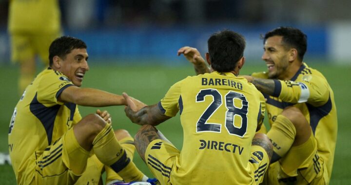 Leandro Paredes celebra su gol en el debut de Boca en la Copa Libertadores 2026, con 10 partidos invicto