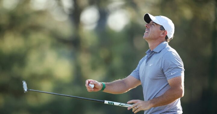 Rory McIlroy con expresión tensa en el green 18 de Augusta durante el Masters 2025 tras perder 6 golpes de ventaja