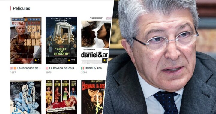 Fotografía de un juzgado con el letrero 'Tribunal' y un monitor mostrando el logo de 'Zoowoman' y películas antiguas
