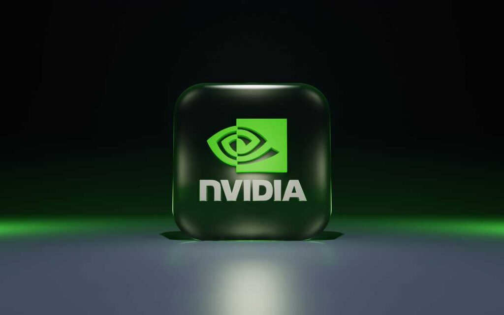 Gráfico de bolsa mostrando caída del 7% en acción de Nvidia con datos históricos de 2023 y alerta en rojo