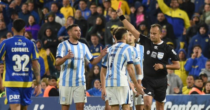 Jugadores de Racing celebran el 0-0 con 10 vs Central en un partido vibrante de Copa de la Liga