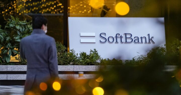 Masayoshi Son presenta Roze, proyecto de US$100.000M en IA y robótica con gráficos de crecimiento y centros de datos futuristas