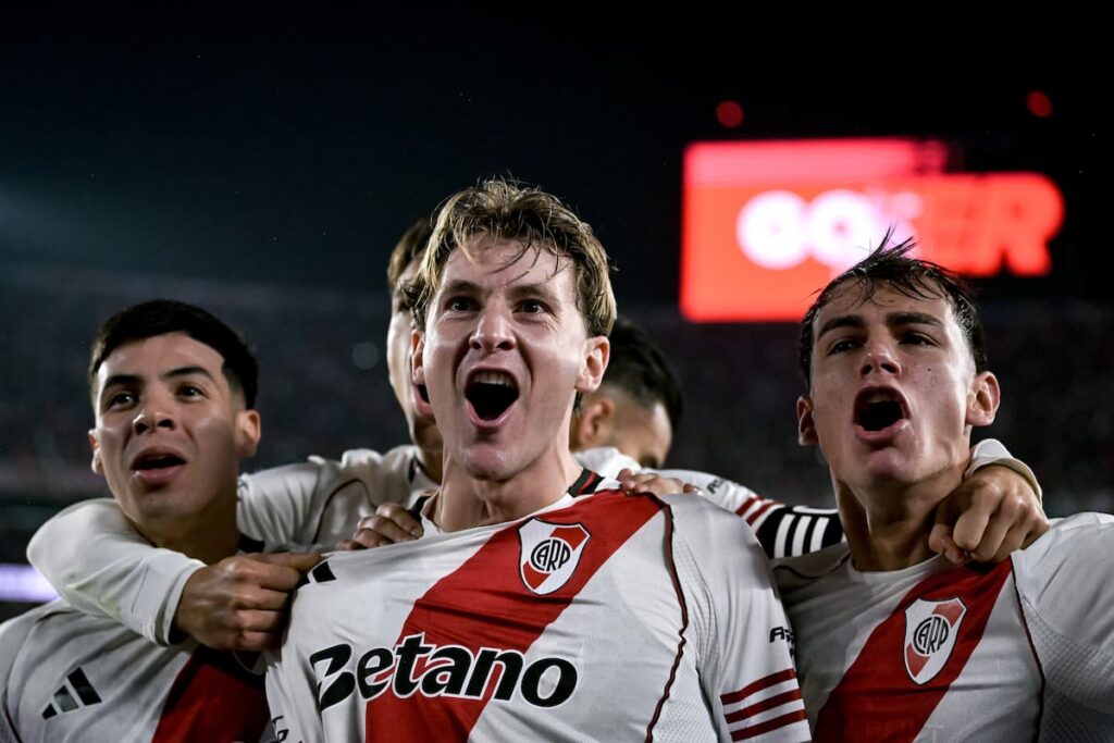 Celebración de River tras clasificar a la final con dos palos y un penal fallado en el Monumental