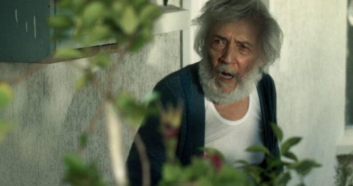 Cartel del reestreno de 'Viejos malditos' con Jaime Bonelli en su papel icónico de Don Pepe, símbolo de la vejez marginada en Ecuador