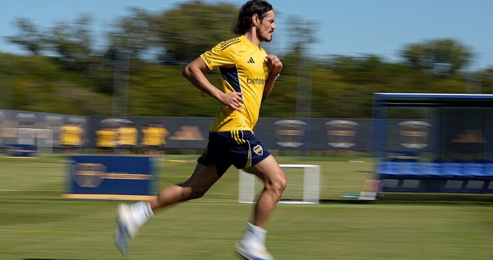 Edinson Cavani en entrenamiento con Boca, luchando contra el dolor para volver a la Libertadores antes de que su cuerpo diga basta