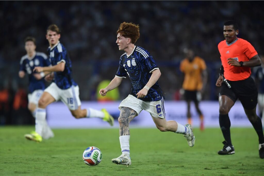Valentín Barco y Nicolás Paz en entrenamiento con la selección: los jóvenes llamados a ser la revelación del Mundial