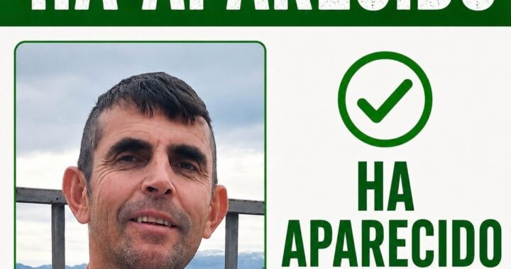 Familiares abrazan al hombre de 49 años rescatado en monte de Aljaraque tras 48 horas desaparecido
