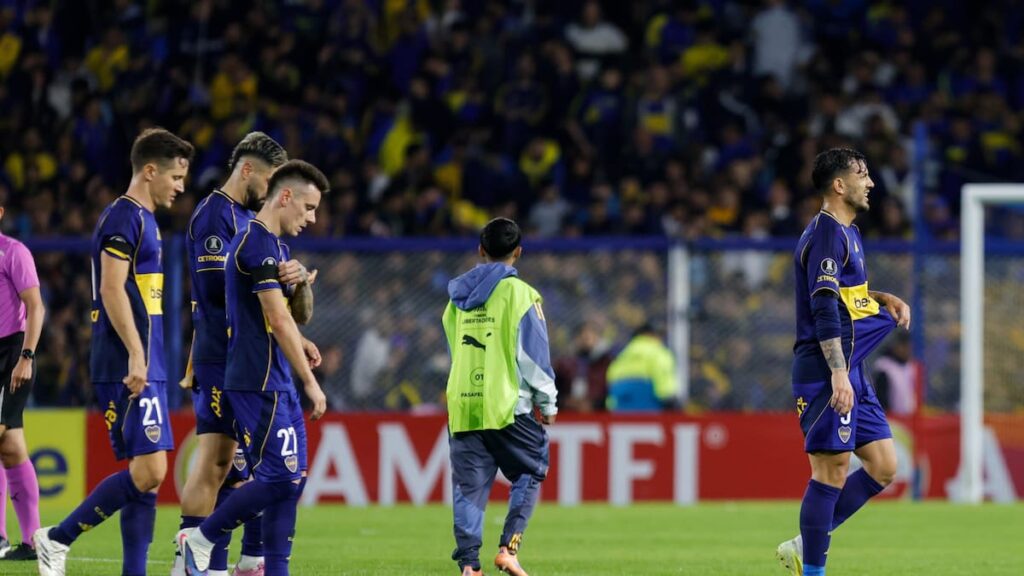 Fernando Zampedri celebra su gol del 87' que eliminó a Boca de la Libertadores 2024 en Santiago de Chile