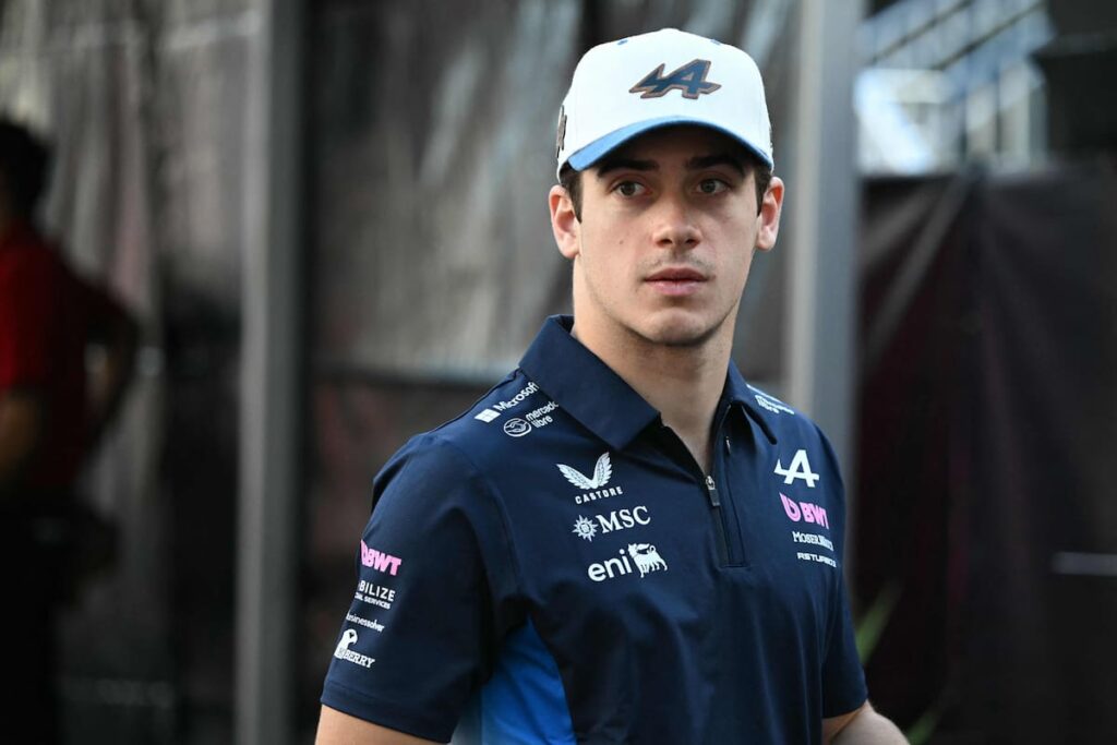 Franco Colapinto rodeado por multitudes en su road show histórico antes del GP de Miami