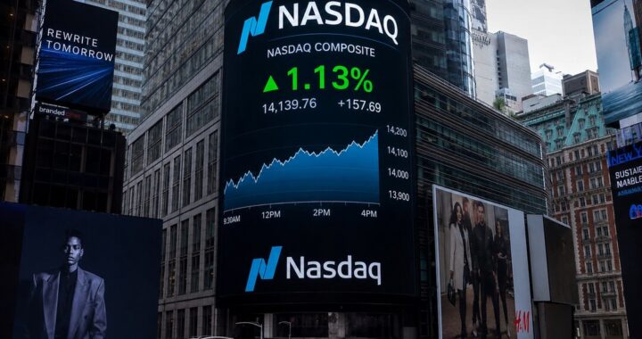 Gráfico del Nasdaq 100 cayendo 242 puntos con futuros en rojo antes de la apertura de Wall Street