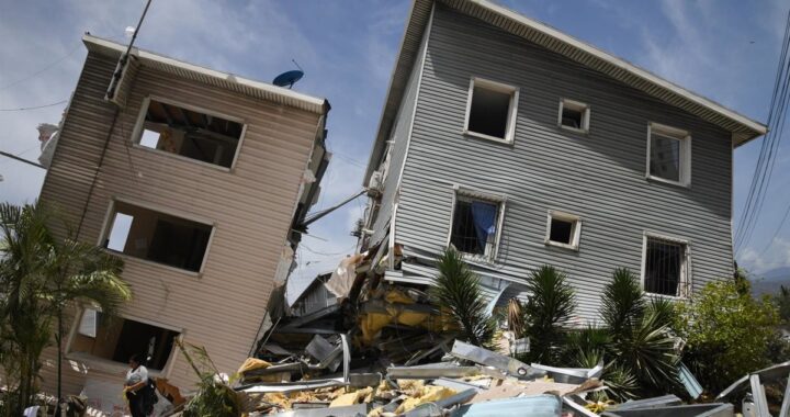 Devastación en Venezuela tras terremotos de magnitud 7 con 920 muertos y edificios derrumbados