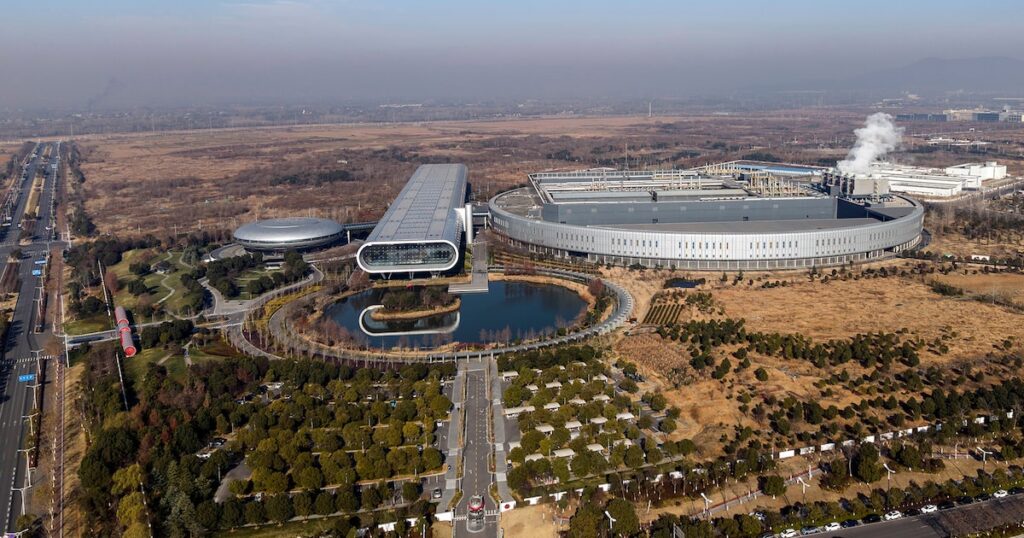 Centro de datos en Shanghai con tecnología local de IA, parte del megaplan chino de US$295.000 millones