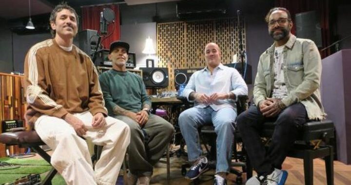 Cultura Profética en estudio grabando 'En bucle', álbum que fusiona reggae, afrobeat y soul con enfoque íntimo