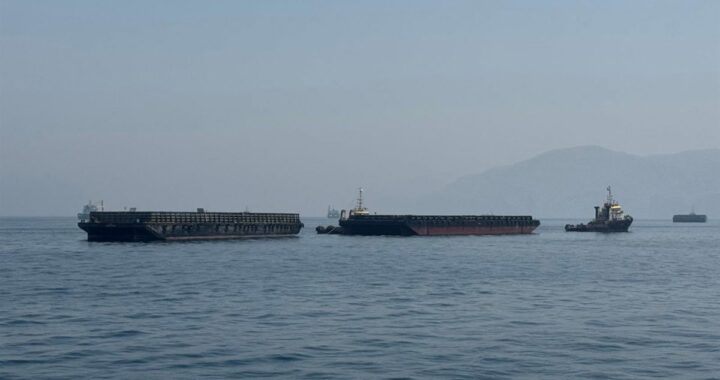 Barcos en el estrecho de Ormuz tras el levantamiento del bloqueo de EEUU a puertos iraníes