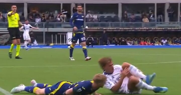Nico Paz en el suelo tras fuerte choque con Nicolás Valentini en partido de Serie A, lesionando su rodilla izquierda