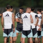 Lionel Scaloni dirige entrenamiento de Argentina con Messi y jugadores concentrados antes del partido contra Argelia
