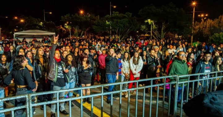 Multitud disfrutando de la Fiesta de la Música 2026 en Cuenca con 60 artistas en 23 escenarios
