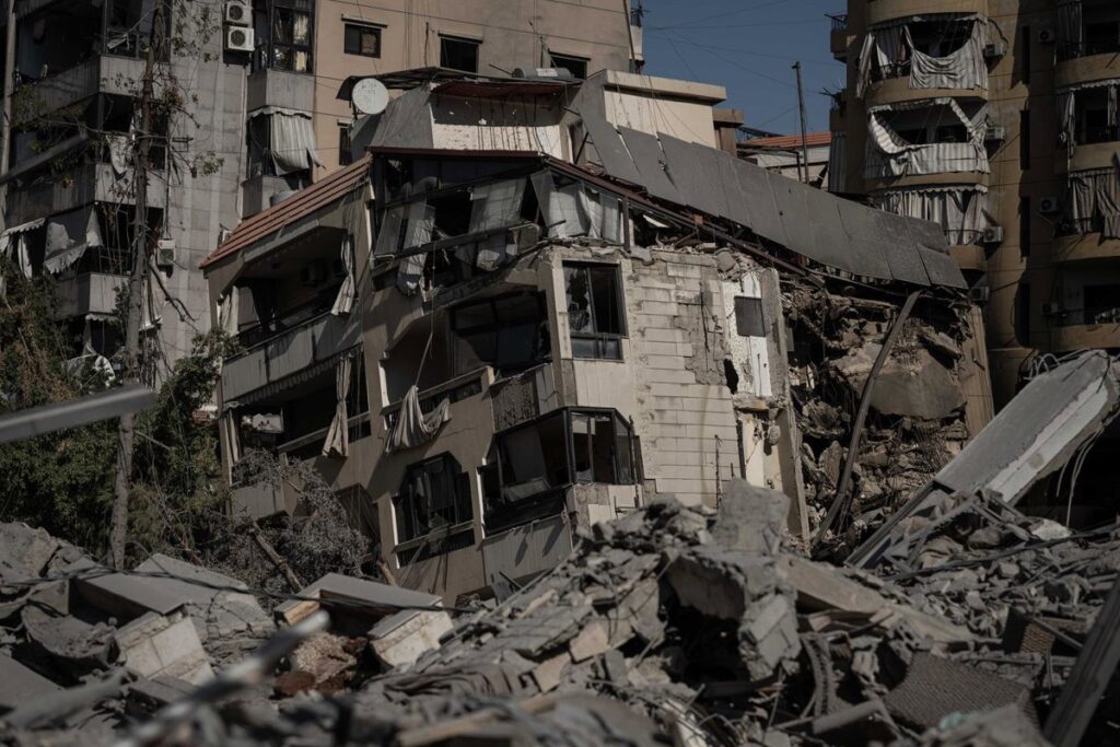Explosión en Dahiya, Beirut, tras bombardeo israelí contra centro de mando de Hezbolá