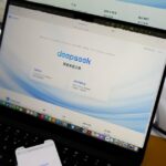 Oficina de DeepSeek en China con equipo trabajando en IA tras ronda de financiación récord de 7.400 millones
