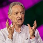 Geoffrey Hinton, Nobel de Física 2024, alerta con gesto serio sobre los riesgos de la IA descontrolada en conferencia global