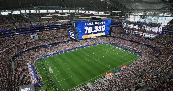 Multitud en estadio del Mundial 2026 con aforo completo y ambiente festivo