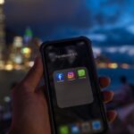 Gráfico de Downdetector mostrando pico de 8.800 reportes de fallas en Instagram durante caída global de Meta