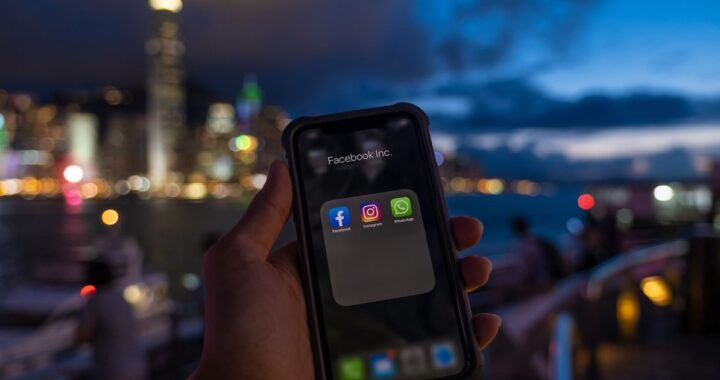 Gráfico de Downdetector mostrando pico de 8.800 reportes de fallas en Instagram durante caída global de Meta