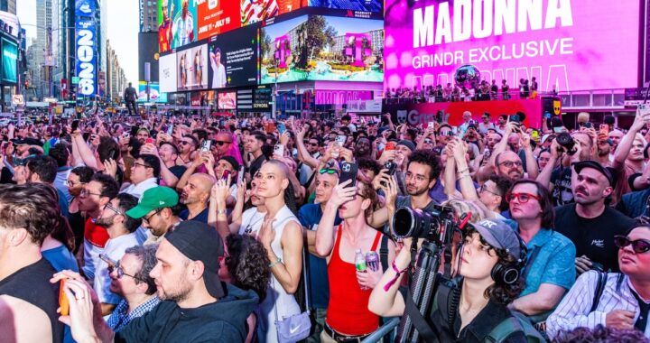 Madonna en concierto sorpresa en Times Square con colaboración de Grindr para 15 millones de usuarios