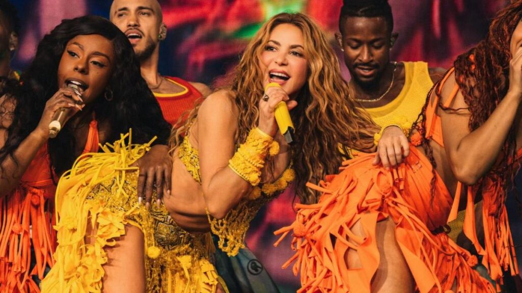 Shakira en el escenario del partido Colombia vs RD Congo estrenando 'Dai Dai' en español