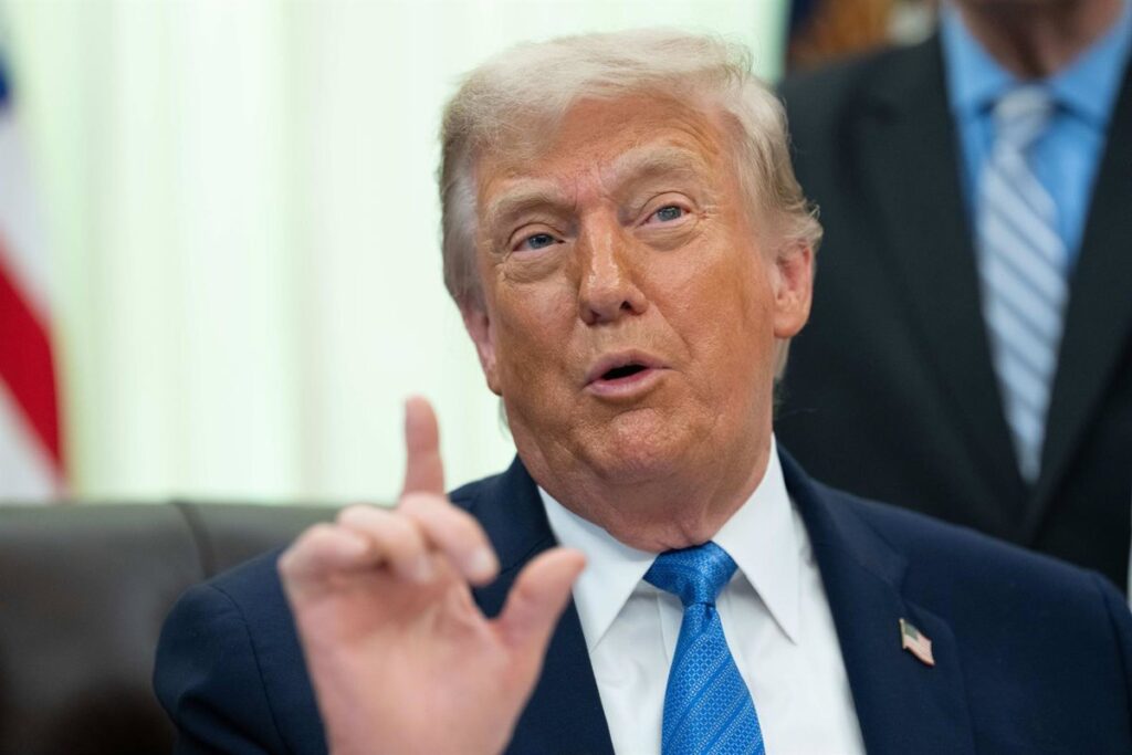Donald Trump en reunión de emergencia tras suspender ataques a Irán y aprobar puntos finales del acuerdo