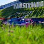 Franco Colapinto en el paddock de Austria con su monopatín tras error en Q2