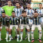 Lionel Scaloni con el grupo de 17 campeones del mundo en entrenamiento previo al Mundial 2026, mostrando unidad y experiencia