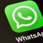 Interfaz de WhatsApp mostrando la opción de administración de almacenamiento y papelera para liberar espacio