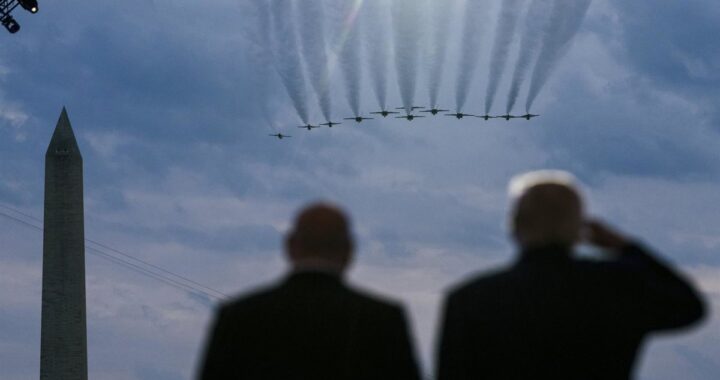 Donald Trump en el Monumento a Washington durante Freedom 250 con fuegos artificiales y multitudes