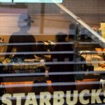 Starbucks desarrolla software con IA para reemplazar herramientas de Microsoft e IBM