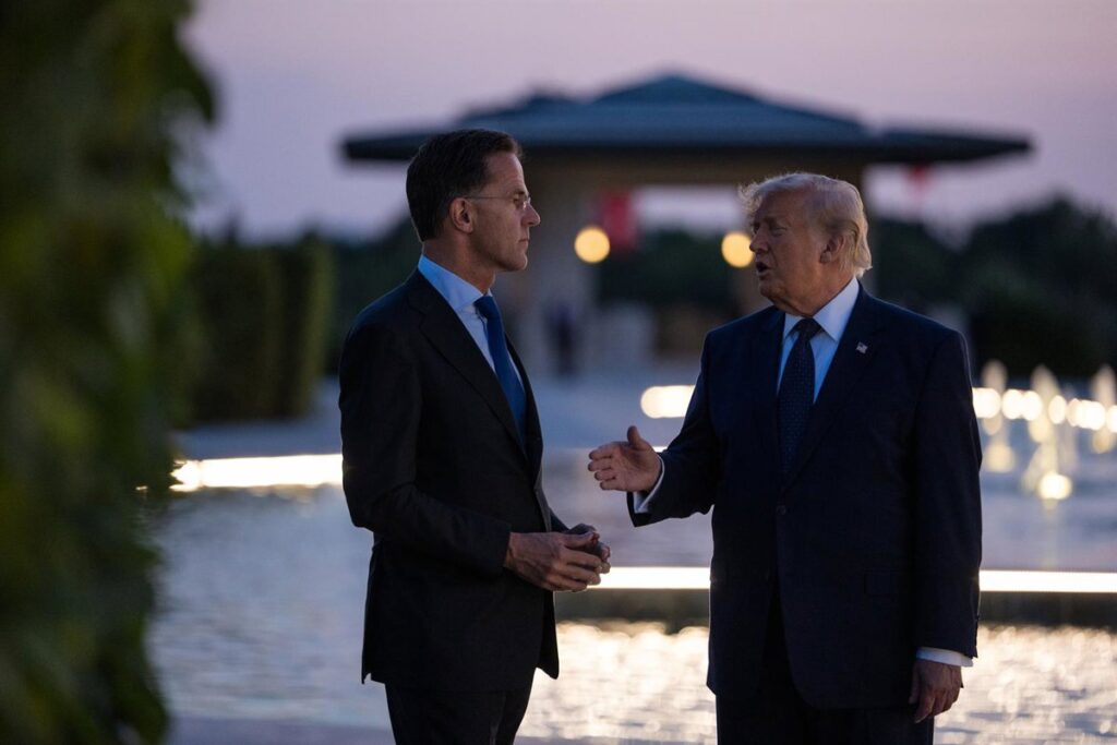 Líderes de la OTAN en cumbre de Ankara con Trump y Erdogan al centro, tensión visible en el ambiente