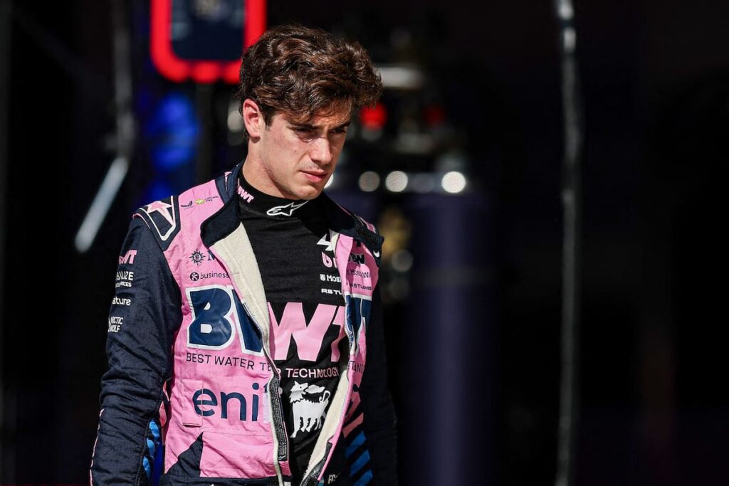 Franco Colapinto pierde control de su Alpine A526 en trompo durante la Q1 del GP de Gran Bretaña en Silverstone