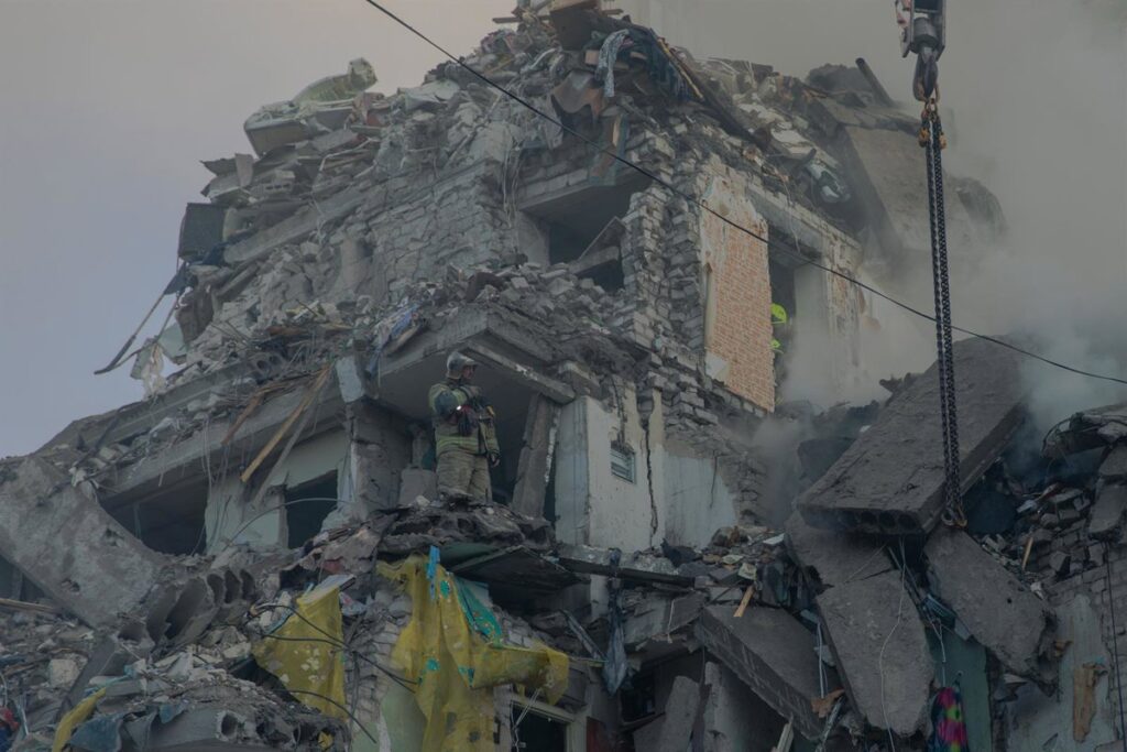 Kiev devastada tras bombardeos rusos con 11 muertos y 46 heridos en calles destruidas