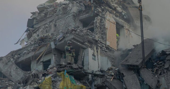 Kiev devastada tras bombardeos rusos con 11 muertos y 46 heridos en calles destruidas