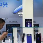China se suma a la carrera por reinventar el smartphone para la era de la IA