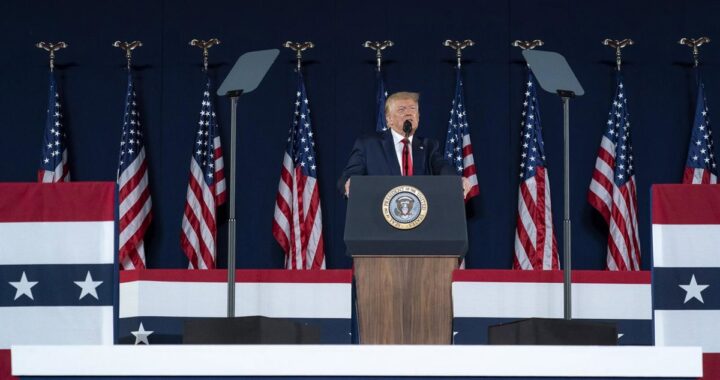 Donald Trump en discurso del Día de la Independencia destacando el poder económico y militar de Estados Unidos