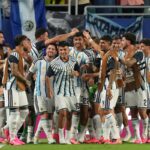 Lionel Messi celebra el gol de Argentina ante Cabo Verde en partido agónico del Mundial
