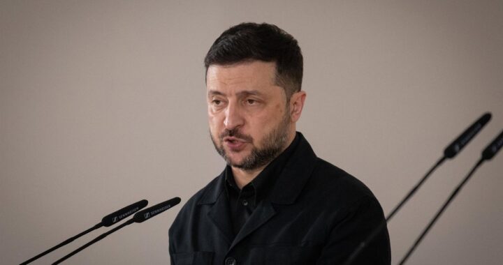 Volodimir Zelenski en discurso urgente pidiendo interceptores tras ataque ruso a Kiev con misiles balísticos