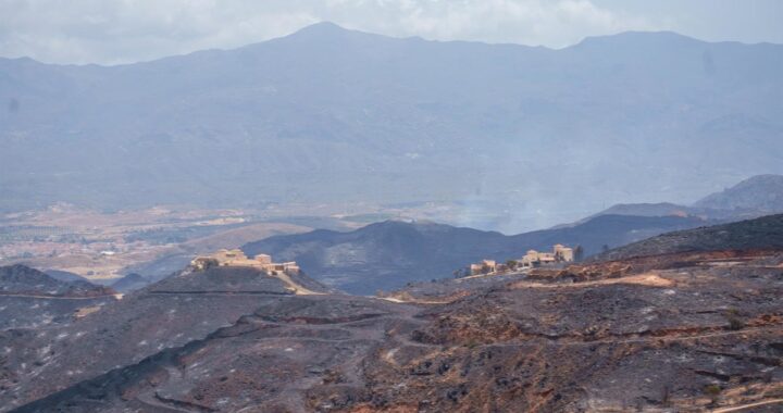 El incendio de Los Gallardos (Almería) se estanca y ofrece "perspectiva favorable" para su estabilización "en horas"