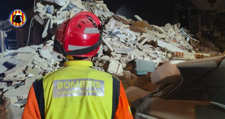 Se derrumba un edificio en Benetússer sin causar daños personales