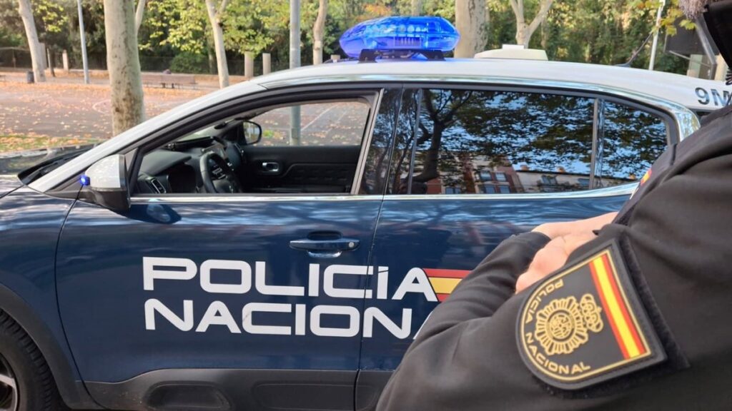 Cita a un joven en la calle a través de un mensaje y le golpea con un puño americano en la cabeza en Valladolid