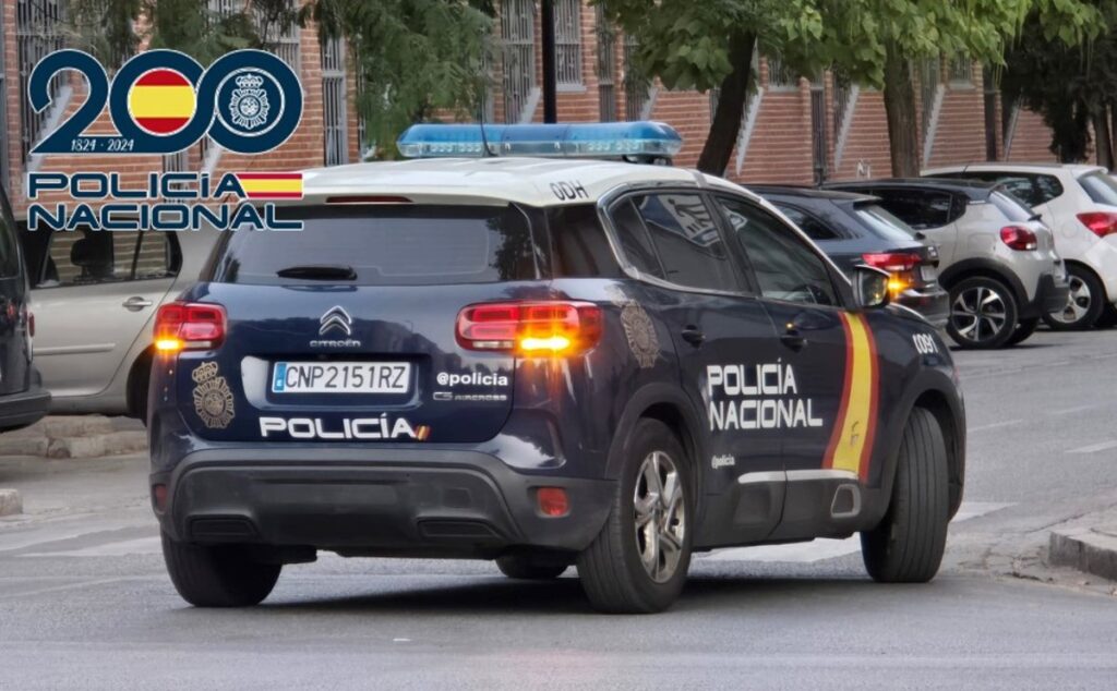 Detenida en Granada tras ser pillada vendiendo hachís una joven que se anunciaba en un grupo de ocio